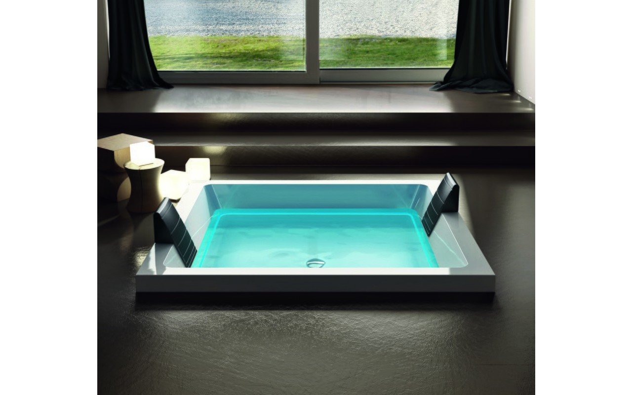 Aquatica Dream Cube HydroRelax Jetted Outdoor/Indoor Bathtub (US version 240V/50/60Hz) picture № 0